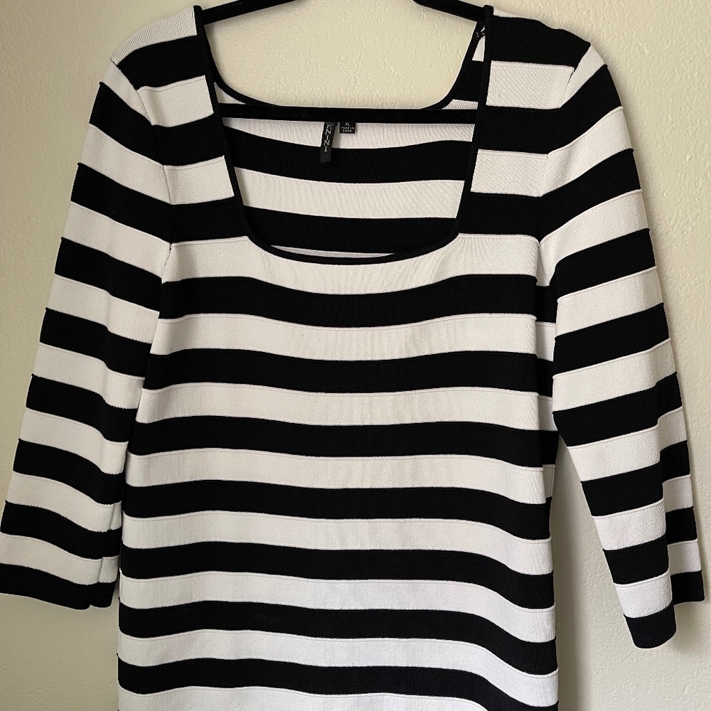 VENINI Women’s top Size XL black and white color